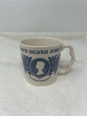 Queen's Silver Jubilee Commemorative Mug - Blue on Cream